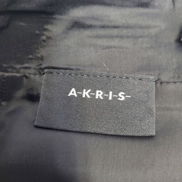 AKRIS lamb leather skirt with trim and matching v-neck top set 12 - Picture 4 of 13